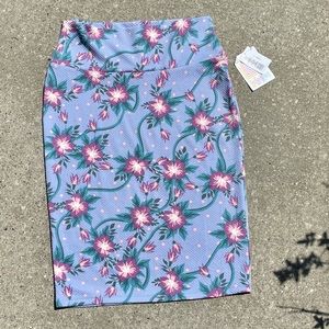 💜MAKE OFFER💜NWT!! LuLaRoe Cassie skirt💜